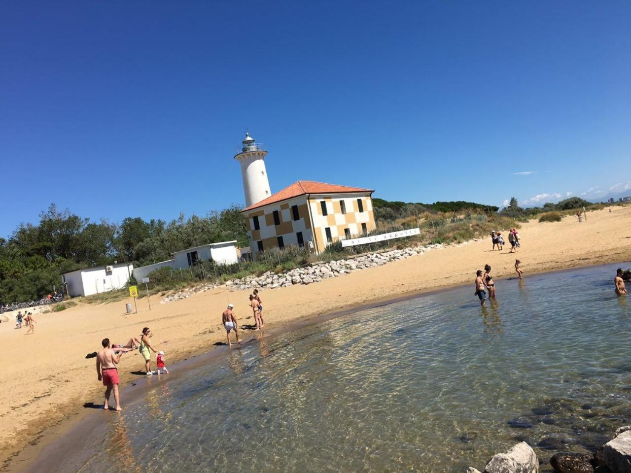 Carla E Caterina Villa